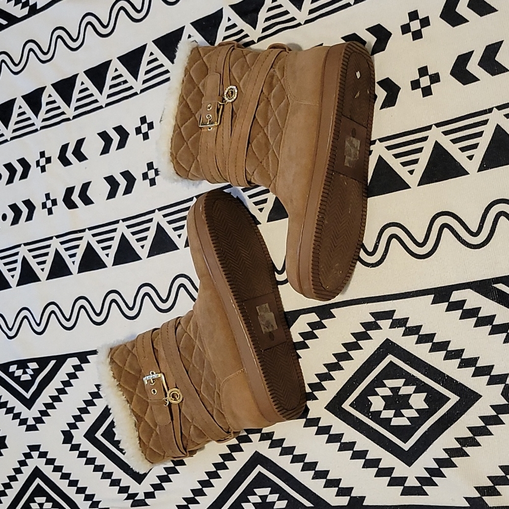 Boots - Picture 3 of 4